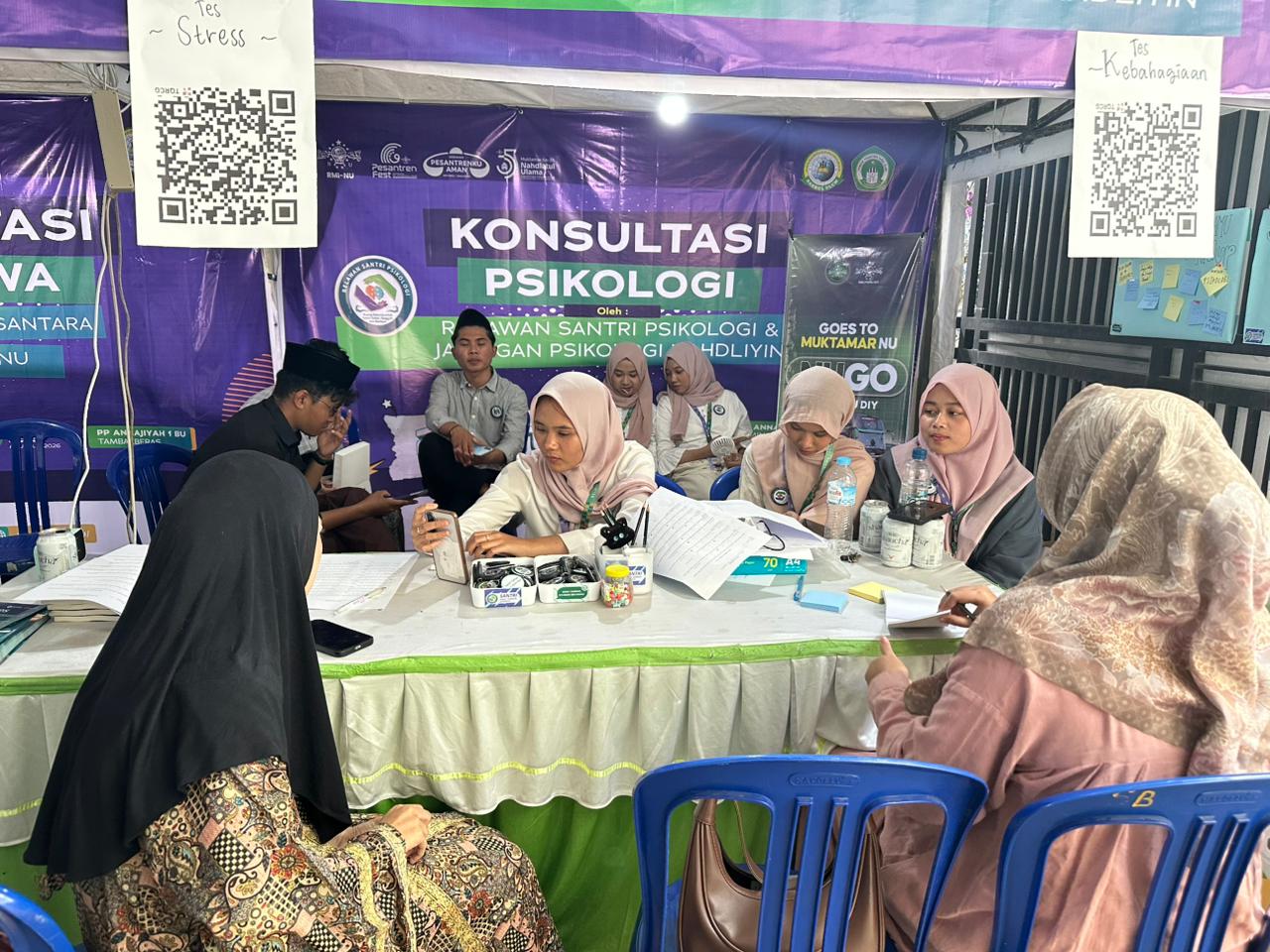 Relawan Psikologi Santri Gelar Konsultasi Gratis di Arena Muktamar ke-35 NU